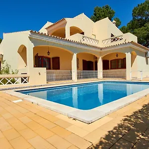 https://charming-house-vilamoura.hotelaalgarve.com